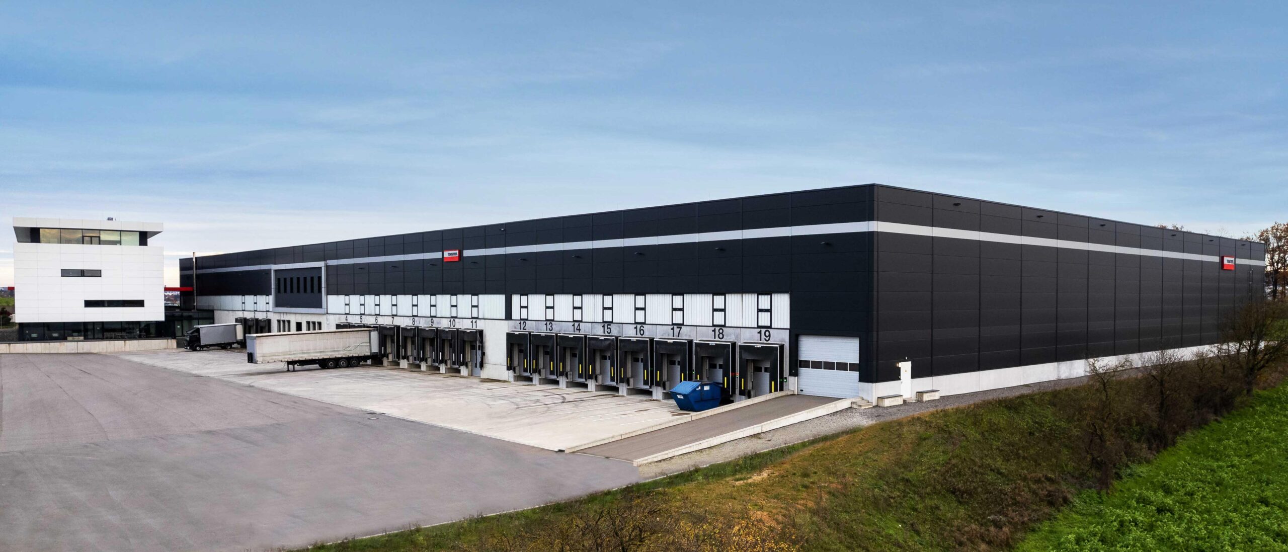 Firmengebäude-TOBSTEEL-GmbH